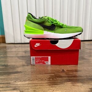 Nike Men's Lime Green Athletic Shoes